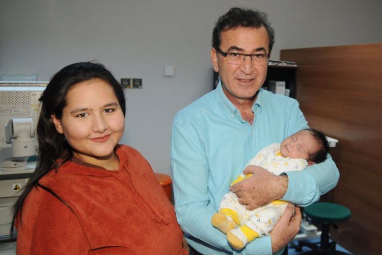 Anne karnındaki bebeğin tıkanan idrar kanalı lazerle a&ccedil;ıldı
