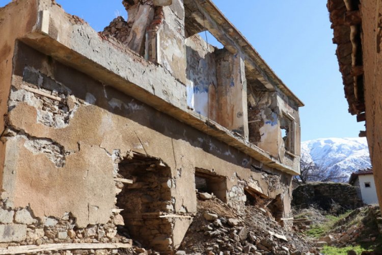 Malatya'da deprem yaraları sarılıyor