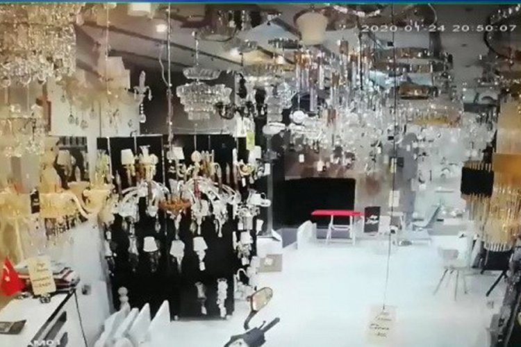 Depremin şiddetini g&ouml;steren en net g&ouml;r&uuml;nt&uuml;ler