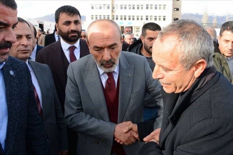 MHP heyeti Doğanyol'da depremzedelerle buluştu