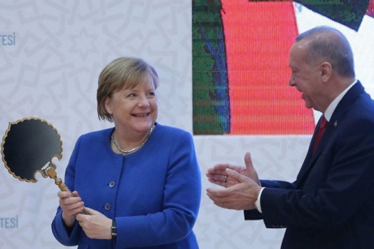 Merkel'den 'Allahaısmarladık, İstanbul' paylaşımı