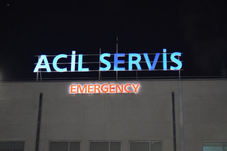 Kuzenler birbirini bı&ccedil;akladı