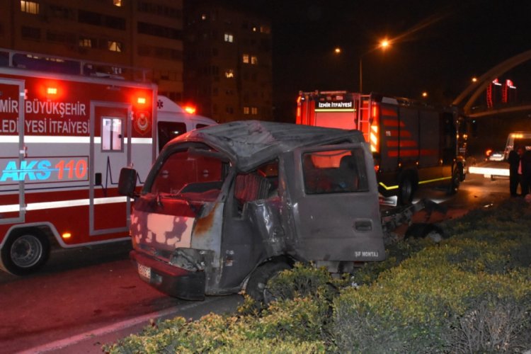 İzmir'de 3 ara&ccedil; birbirine girdi