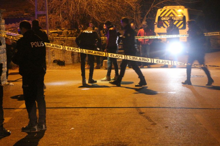 &Uuml;sk&uuml;dar'da silahlı kavga: 1 ağır yaralı