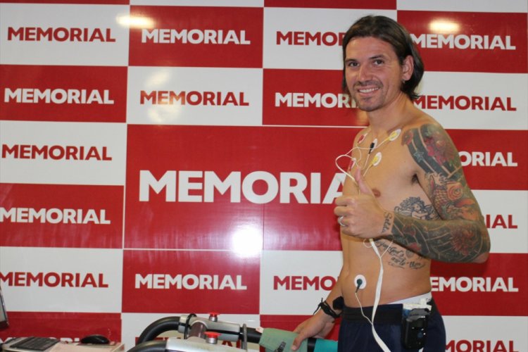 Antalyaspor'da Ersan Adem G&uuml;l&uuml;m sağlık kontrol&uuml;nden ge&ccedil;irildi