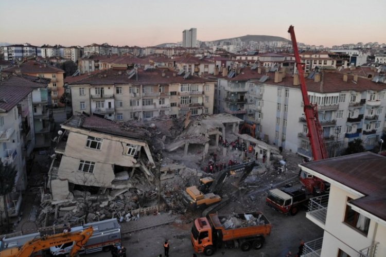 Denizli'den Elazığlı depremzedelere, &ccedil;adır ve battaniye yardımı