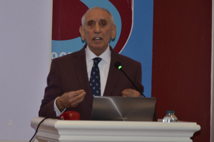 &Ouml;zkan S&uuml;mer: Futbolu kaos i&ccedil;erisinde y&uuml;r&uuml;tmeye &ccedil;alışıyoruz