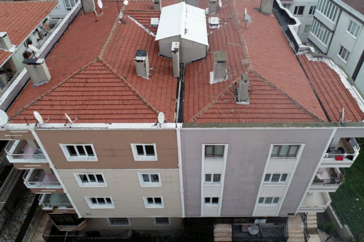4 ay ge&ccedil;ti ama bir &ccedil;ok  hasarlı bina hala yıkılmadı