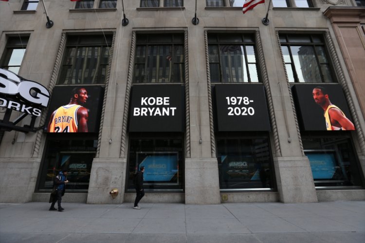 Kobe Bryant'ın fotoğrafları asıldı