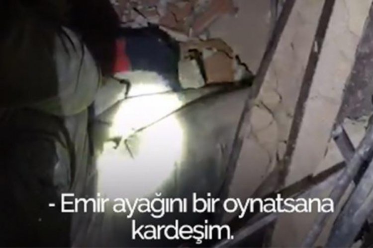 Mustafa Emir'in enkazdan kurtarılma anı g&ouml;r&uuml;nt&uuml;s&uuml; ortaya &ccedil;ıktı