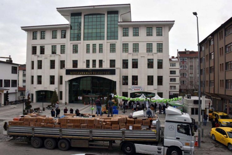 Kızılcahamam'dan deprem b&ouml;lgesine yardım malzemesi g&ouml;nderildi