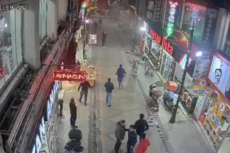 Elazığ genelinde deprem anı b&ouml;yle g&ouml;r&uuml;nt&uuml;lendi