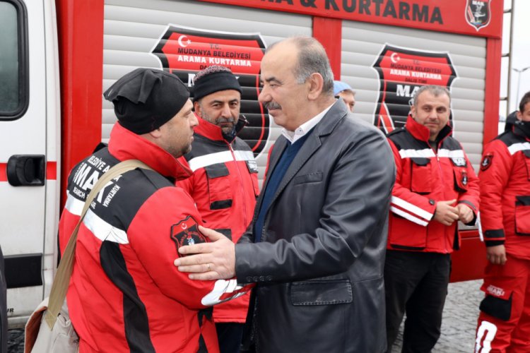 Elazığ'dan d&ouml;nen Bursa MAK ekibini Başkan T&uuml;rkyılmaz karşıladı