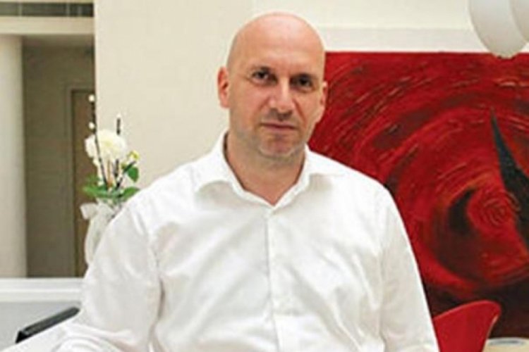 İş insanı, eşinin g&ouml;z&uuml; &ouml;n&uuml;nde intihara teşebb&uuml;s etti