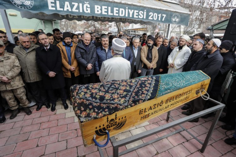 66 saat sonra cansız bedenine ulaşılan T&uuml;rkan Kaplan, son yolculuğuna uğurlandı