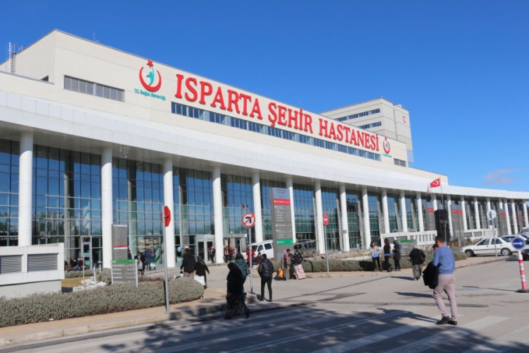 Isparta'da 'coronavir&uuml;s' ş&uuml;phesiyle g&ouml;zlem altına alınan hasta taburcu edildi