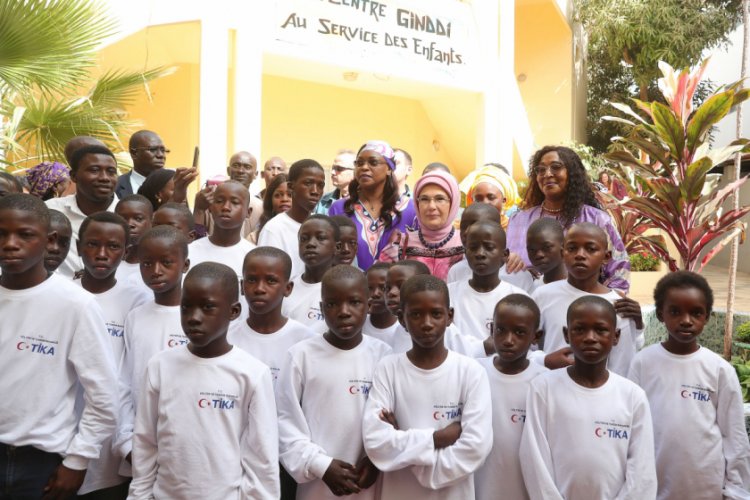 Emine Erdoğan, Senegal'de rehabilitasyon merkezi a&ccedil;ılışını yaptı