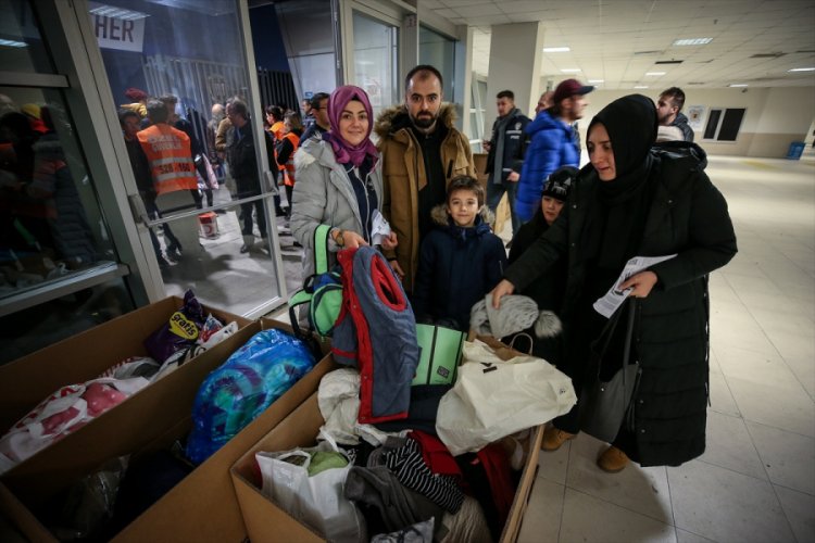 Bursa TOFAŞlı taraftarlardan depremzedelere yardım