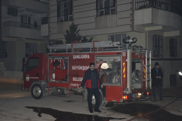 Yangında dumandan etkilenen 9 kişi hastaneye kaldırıldı