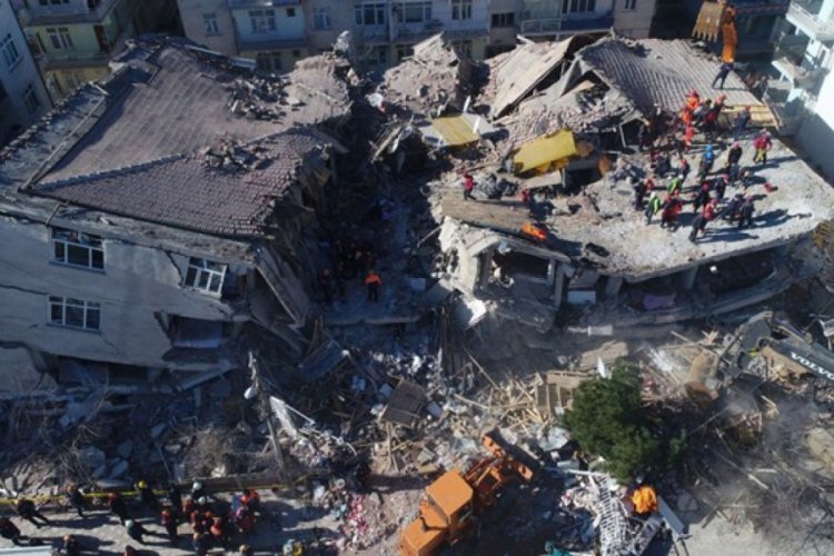 "Deprem &uuml;f&uuml;r&uuml;k&ccedil;&uuml;leri bilgi kirliliği yaratıyor"
