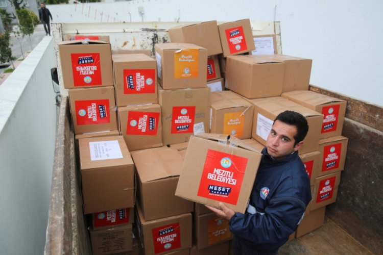 Mersin'den depremzedelere 4 ton narenciye