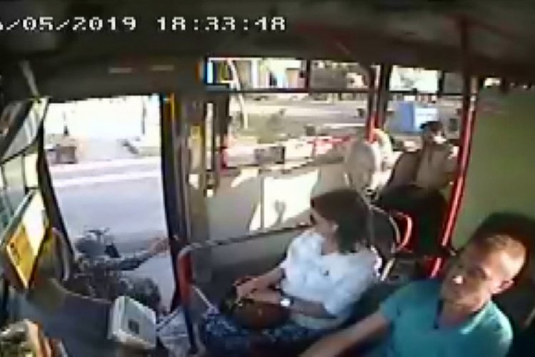 Yolcunun d&uuml;şmesine neden olan halk otob&uuml;s&uuml; şof&ouml;r&uuml;n&uuml;n 1 yıl 6 ay hapsi istendi