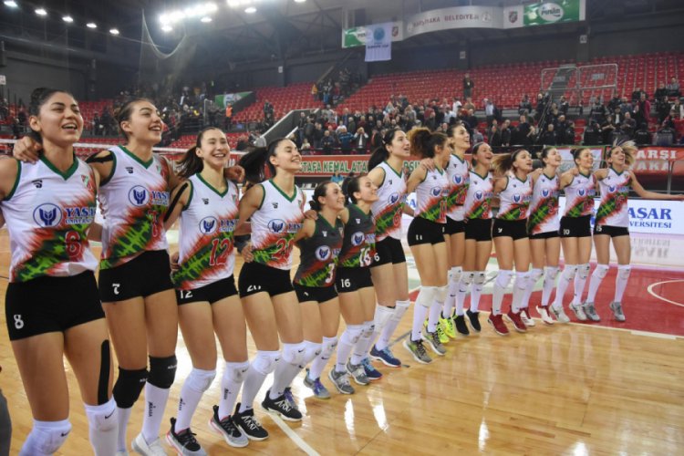 Karşıyaka filesinde zafer sevinci