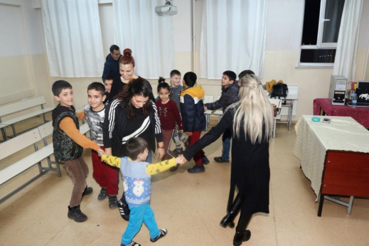 Depremzede &ccedil;ocuklara psikososyal destek