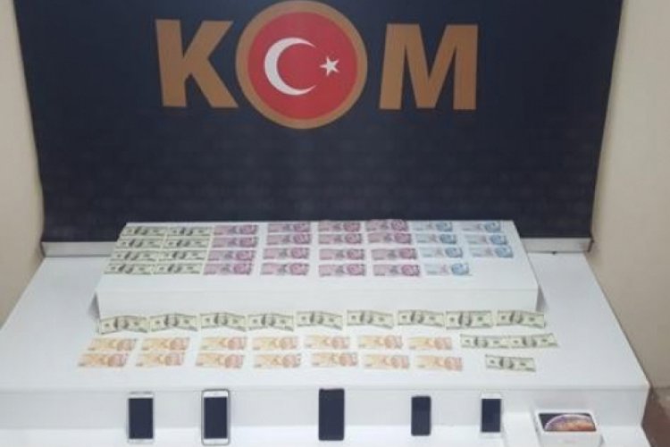 Piyasaya sahte para s&uuml;ren kalpazanlar Bursa'da yakalandı