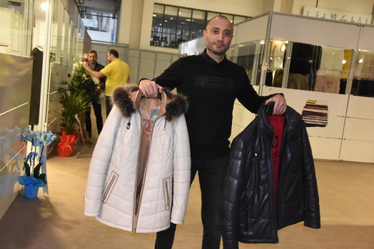 Deri firması ısıtılan mont tasarladı