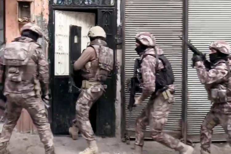 Gaziantep'te 873 polisle uyuşturucu operasyonu: 34 g&ouml;zaltı