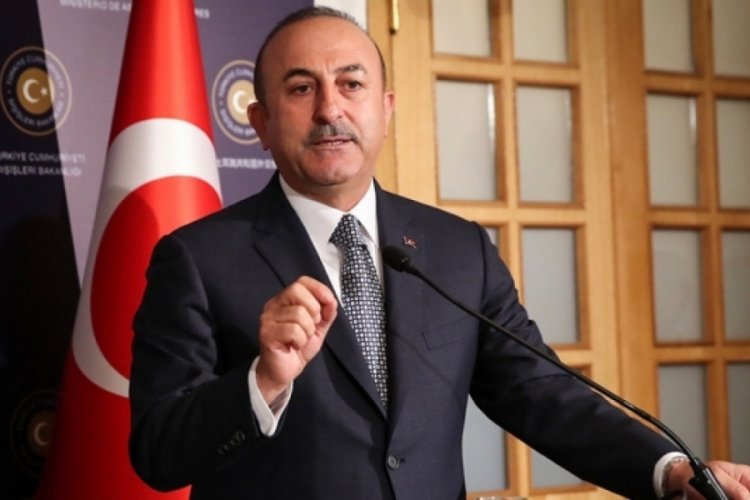 &Ccedil;avuşoğlu'ndan T&uuml;rk Bayrağı'nı yırtan Yunan vekile tepki