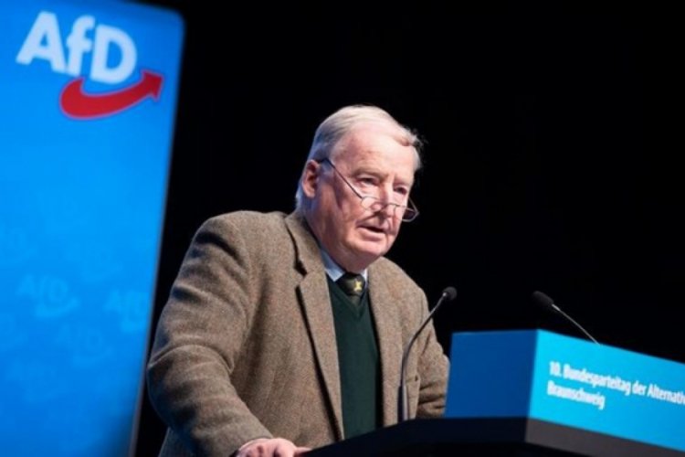 Almanya'da aşırı sağcı politikacı Gauland'ın dokunulmazlığı kaldırıldı