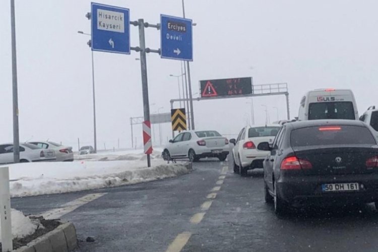 Erciyes Kayak Merkezi'nin yolu tipi nedeniyle kapatıldı