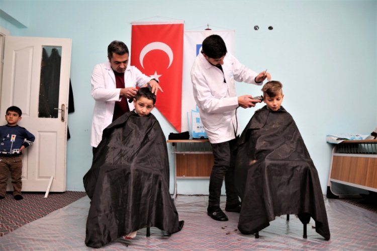 Belediyeden &ouml;ğrencilere &uuml;cretsiz kuaf&ouml;r hizmeti