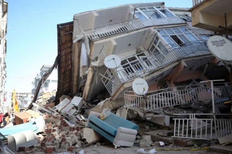 Elazığ depreminde yıkılan binalara ilişkin 8 farklı soruşturma