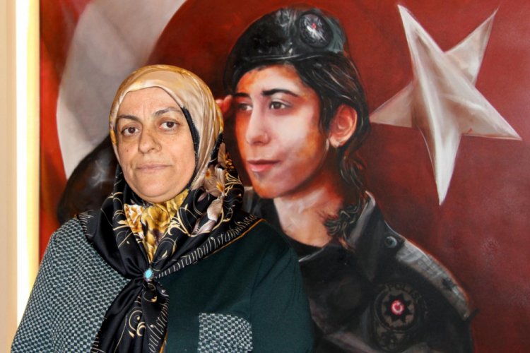 Şehit polisin ailesi, devletin verdiği evi Kızılay'a bağışladı