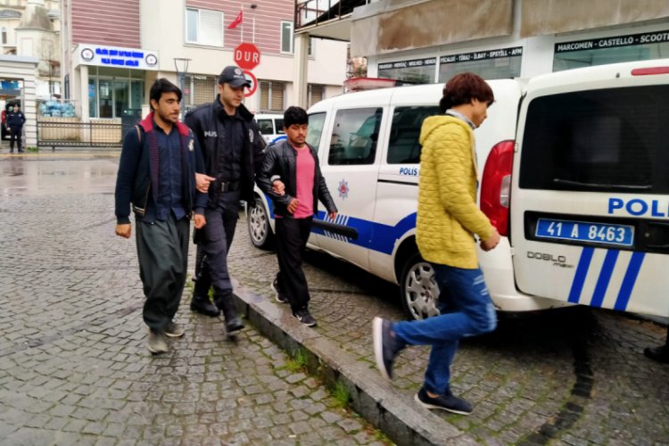 Afganistanlı 8 ka&ccedil;ak g&ouml;&ccedil;men yakalandı