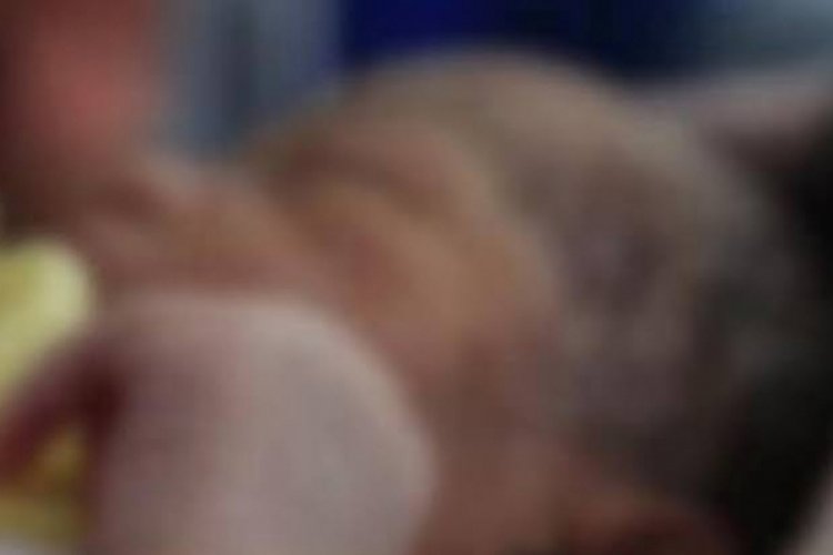 &Uuml;niversiteli anne tuvalette doğurup ka&ccedil;tı!