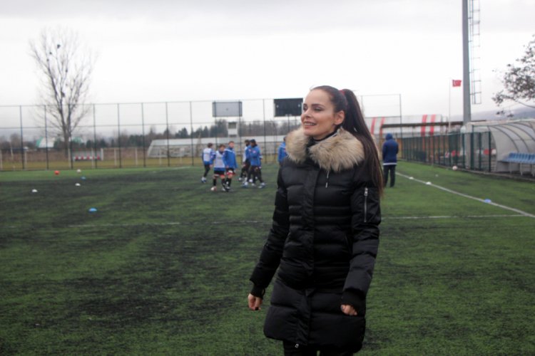 Gelin gittiği il&ccedil;enin futbol takımına başkan oldu