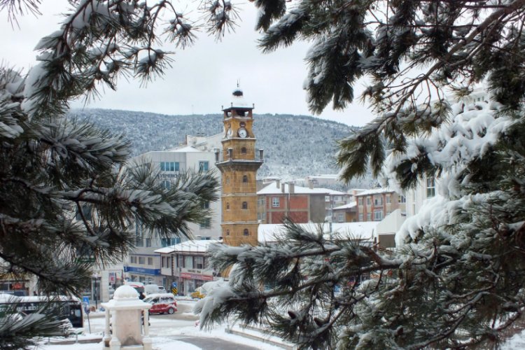 Yozgat'ta kar yağışı nedeniyle 178 k&ouml;y yolu kapandı