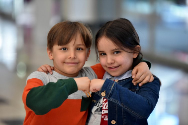 7 yaşındaki ikiz satran&ccedil;&ccedil;ıların başarısı