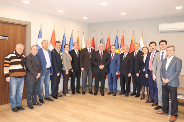 İyi Parti Bursa heyeti BALKANT&Uuml;RKSİAD'ı ziyaret etti