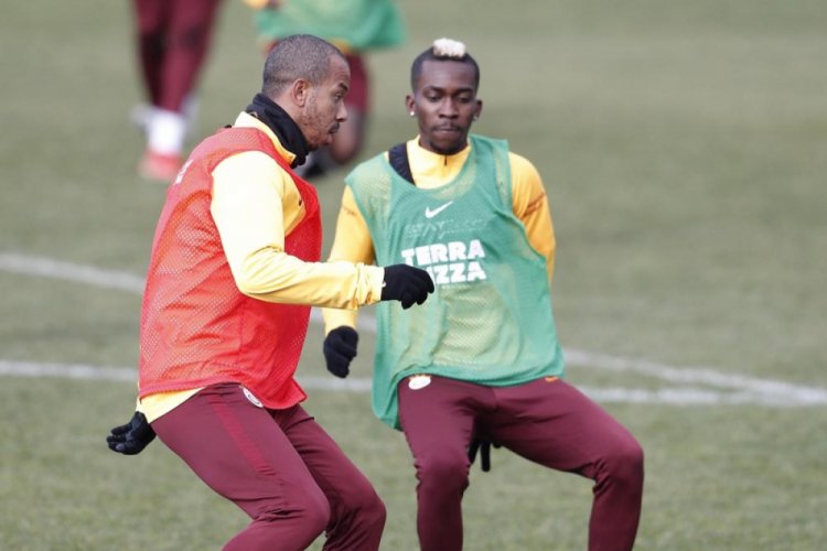 Ahmet &Ccedil;alık ve Henry Onyekuru takımla &ccedil;alıştı