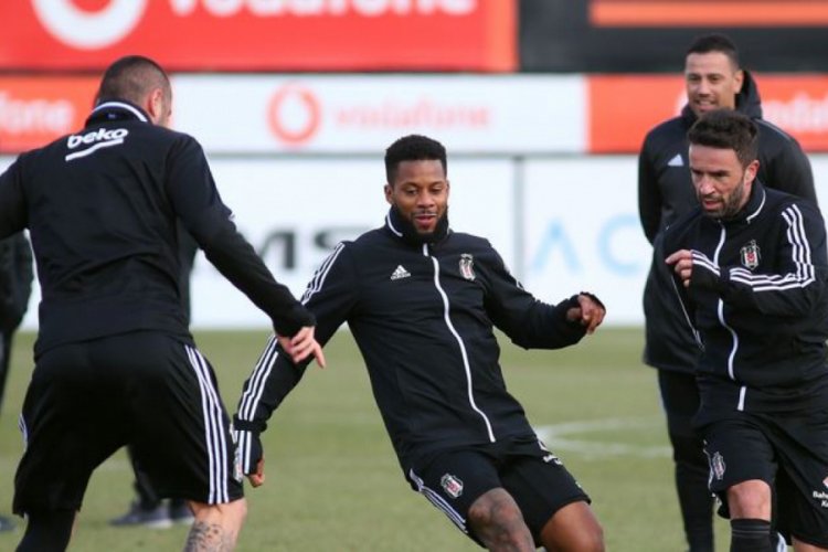 Beşiktaşlı futbolculardan AFAD'a 300 bin TL