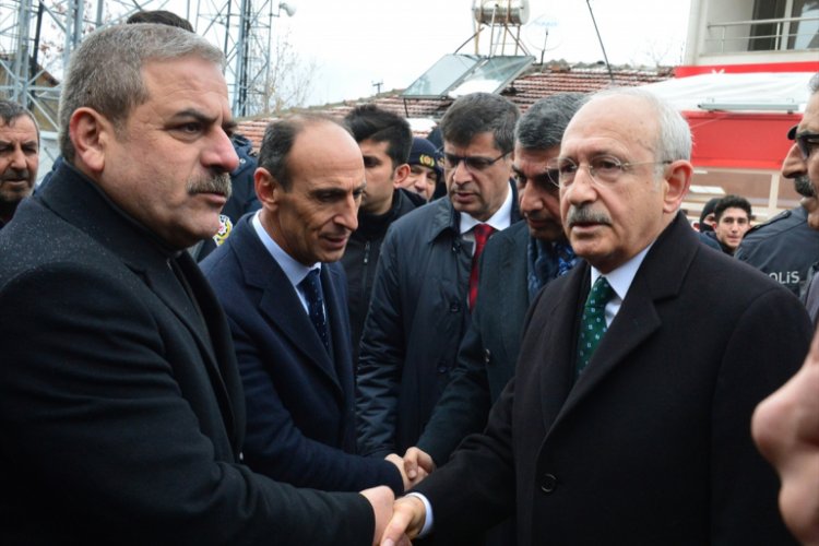 Kılı&ccedil;daroğlu a&ccedil;ıklama yaparken deprem oldu