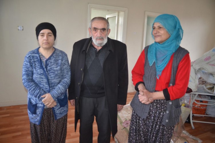 Depremzede ailelere 2 evini &uuml;cretsiz tahsis etti