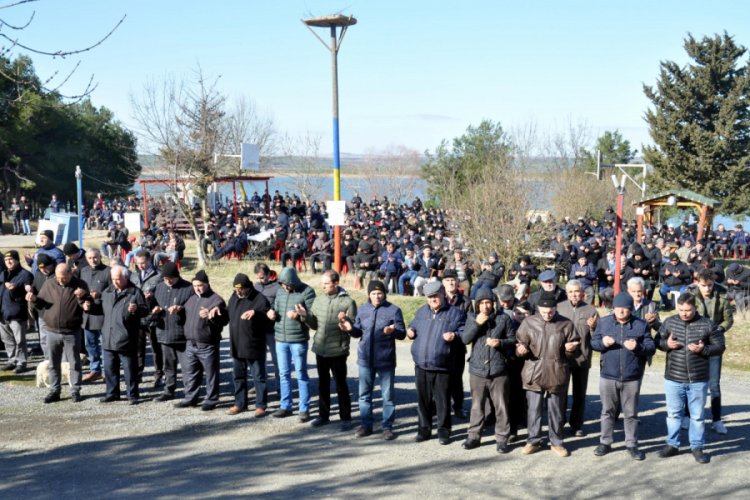 3 bin kişi yağmur duası yaptı
