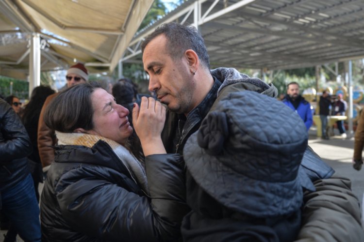 Gizem Utku g&ouml;zyaşlarıyla uğurlandı