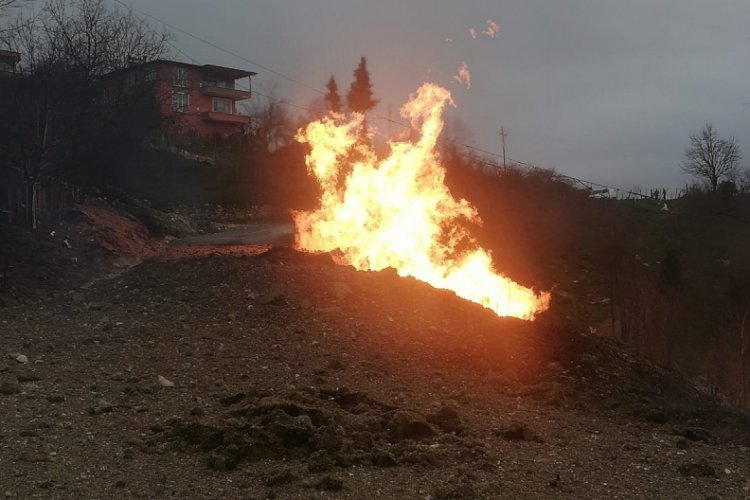 Doğal gaz ana hattında patlama ve yangın